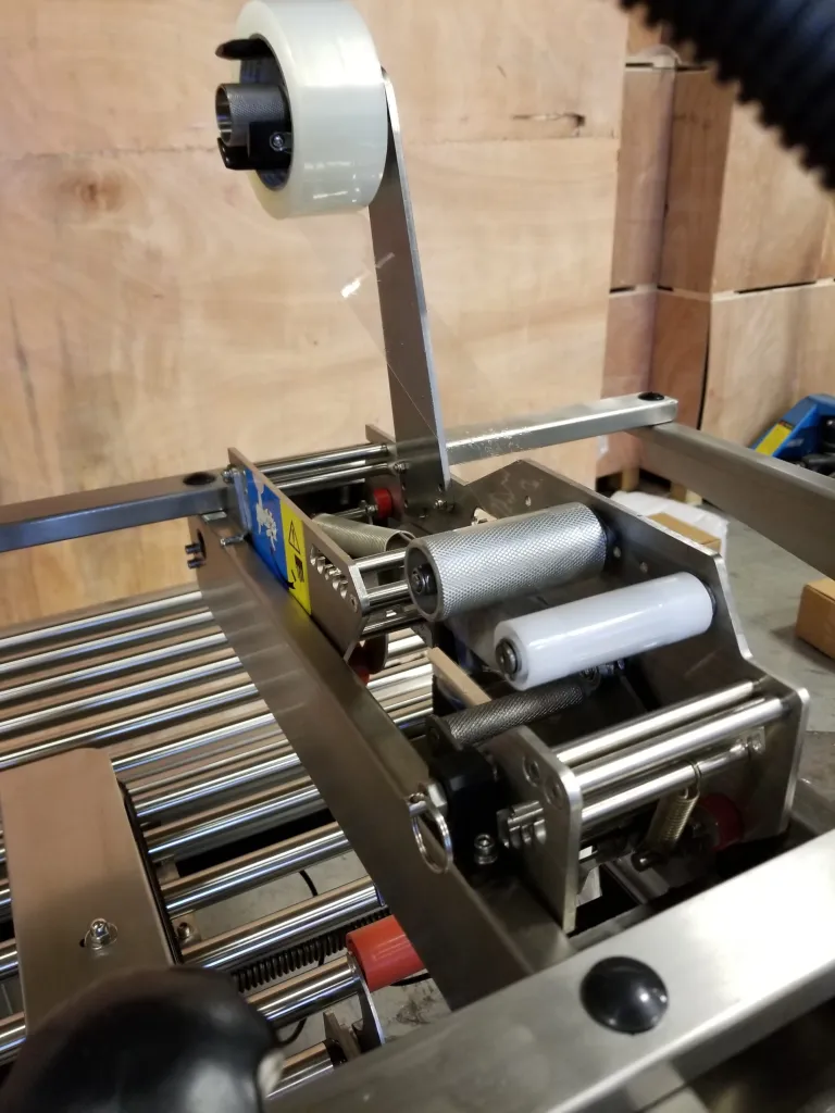 Eagle T100-SS Stainless Steel Uniform Side Belt Carton Sealer - Carton Size: Length: 6.00” to Infinity, Width: 4.25” to 19.75”, Height: 4.5” to 19.75” - Image 3