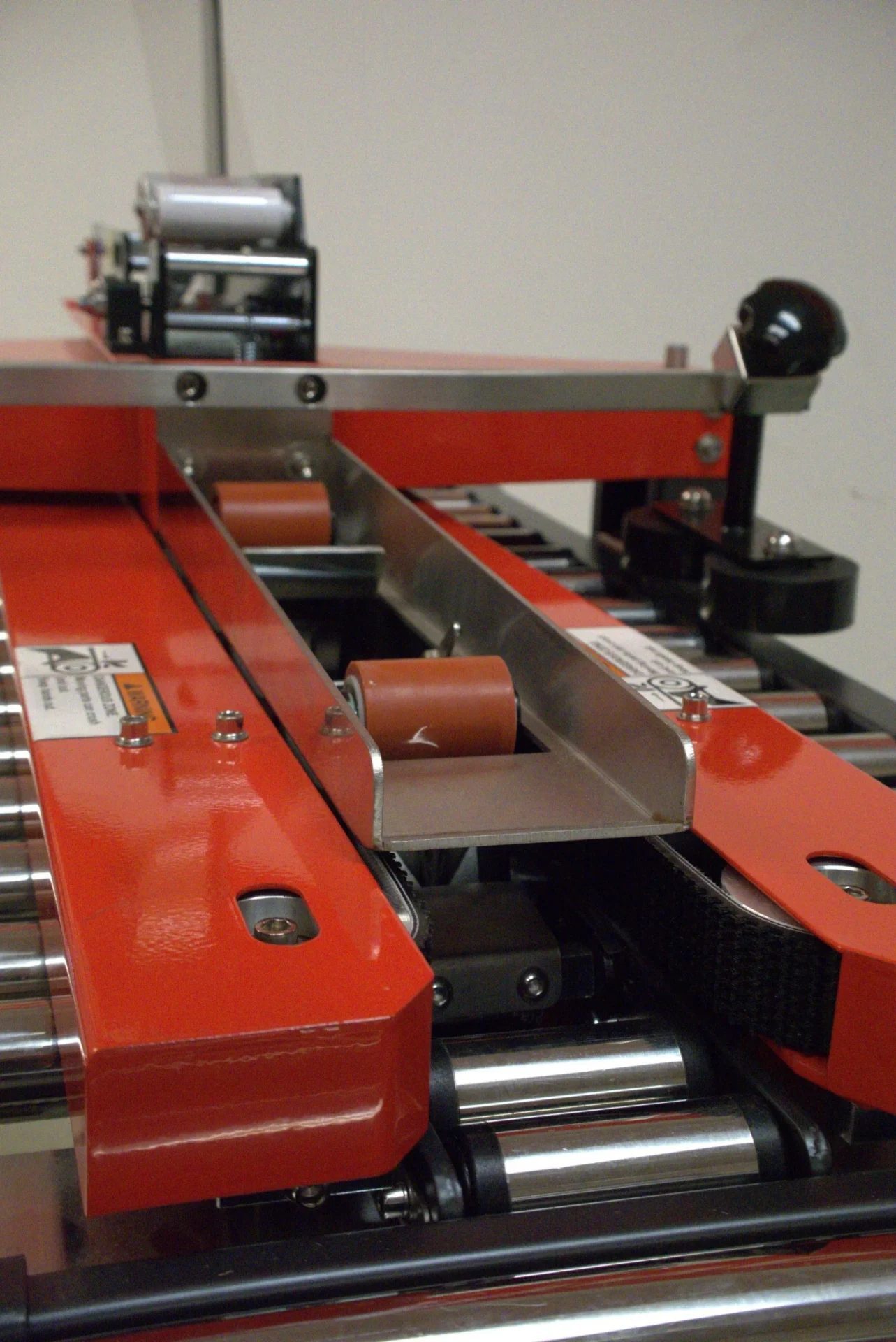 Eagle T100LT Very Short Carton Sealer - Carton Size Length: 6.00” to Infinity, Width: 3” to 13”, Height: 1.75” to 18.25” - Image 3