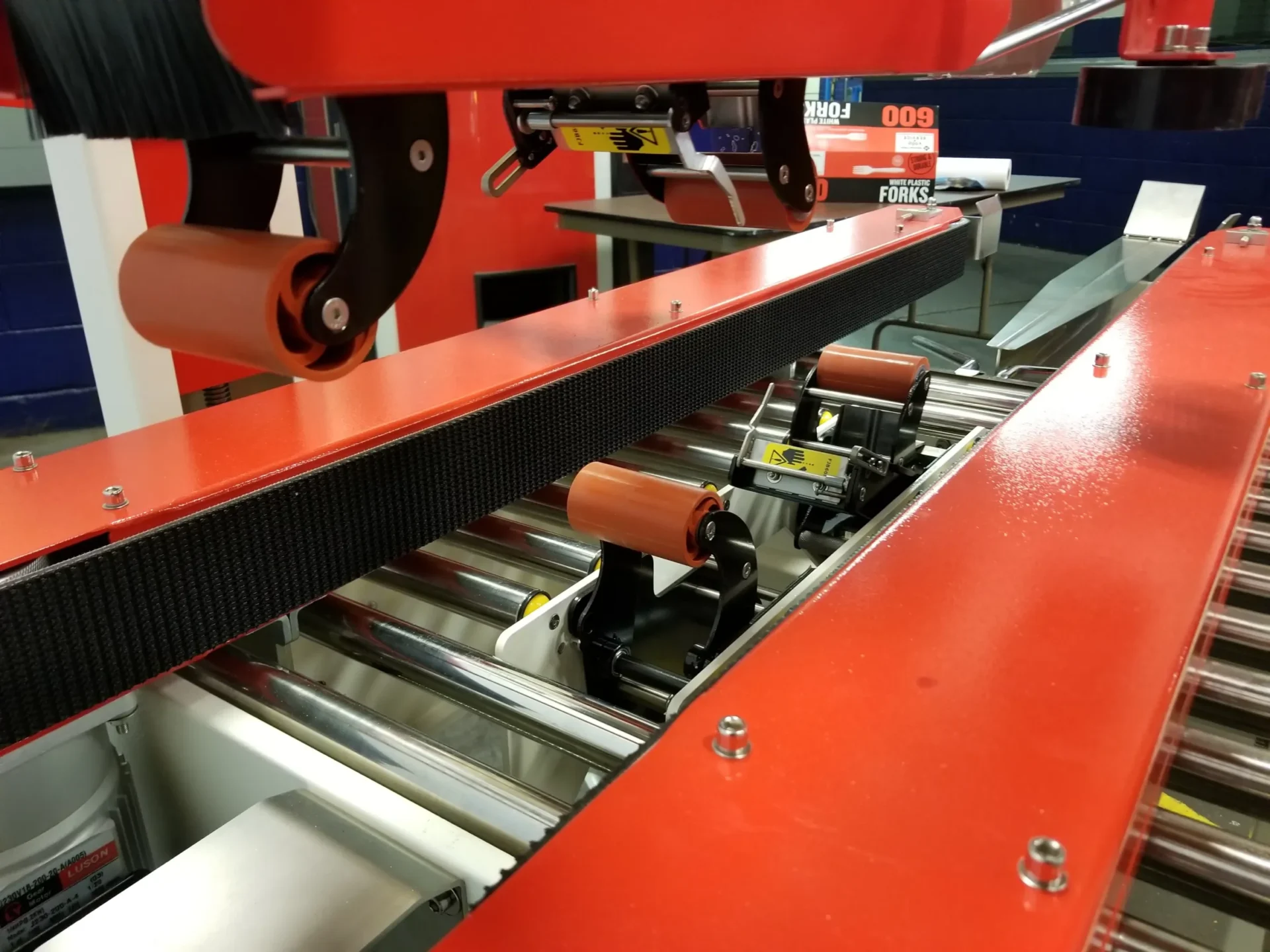 Eagle T100-FF Uniform Carton Sealer Operator Assisted Flap Folding - Carton Size: Length: 6.00" to 21", Width: 4.25" to 18", Height: 4.25" to 19" - Image 6
