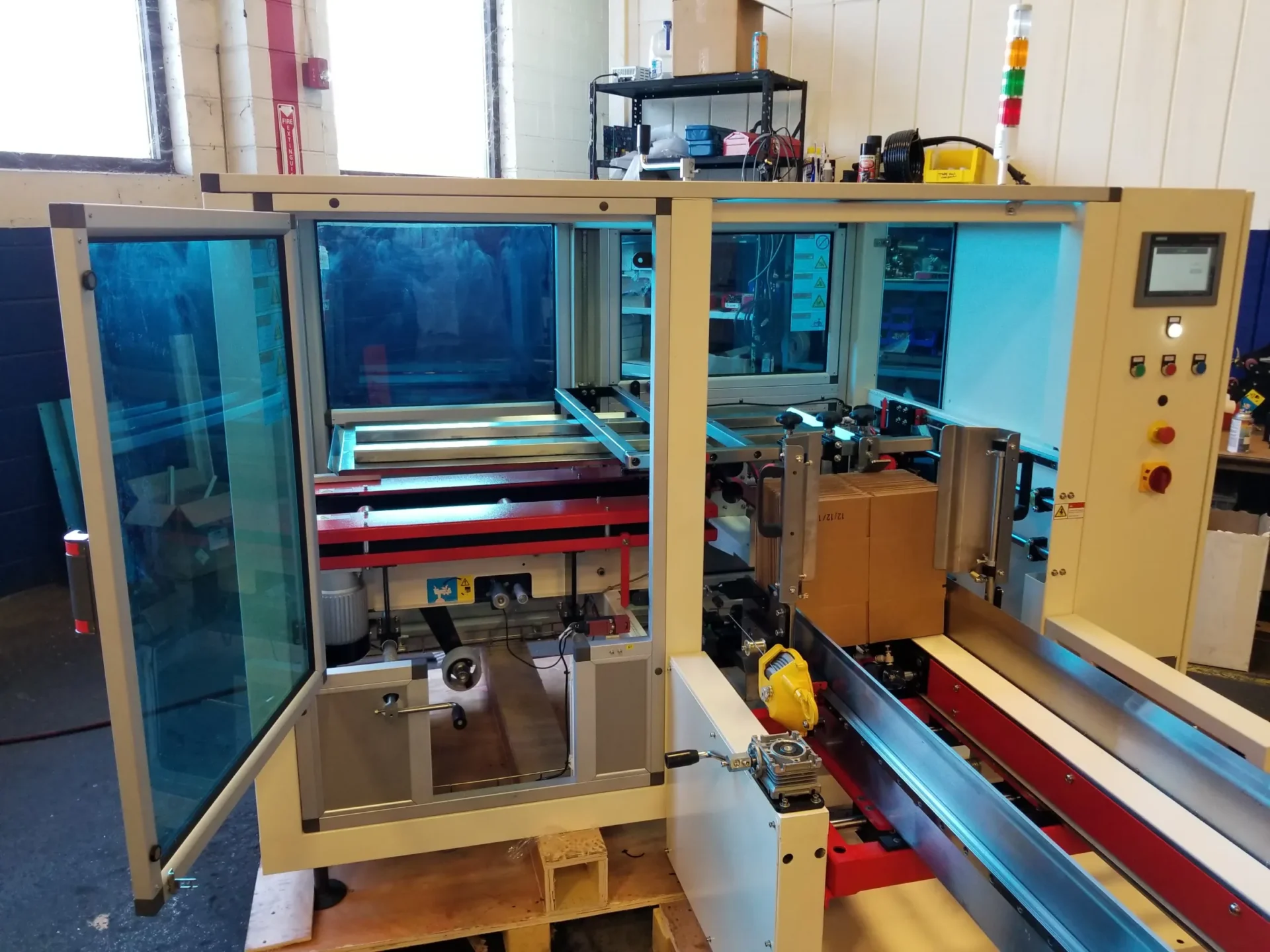 Eagle T20CF-SM Fully Automatic Case Erector and Bottom Sealer for Small Cartons - Case Size: Length: 6.5" to 13", Width: 4.5" to 15", Height: 3.5 to 16" - Image 3