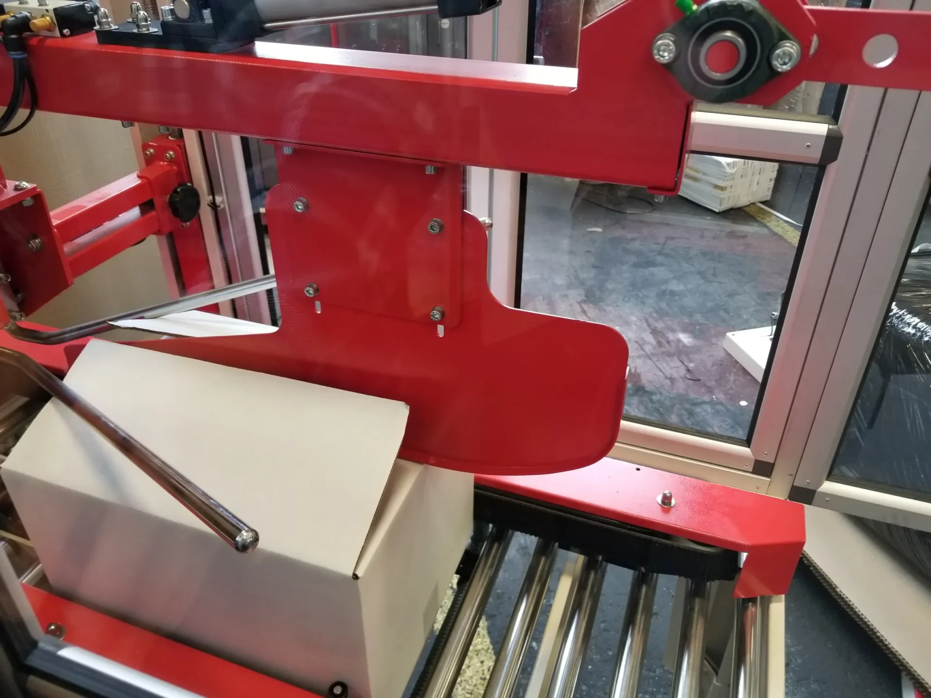 Eagle T500 Uniform Fully Automatic 3 Flap Folder Side Belt - Carton Sizes: Length: 6.00” to 22", Width: 6.75” to 20.25”, Height: 4.75” to 19.75” - Image 10